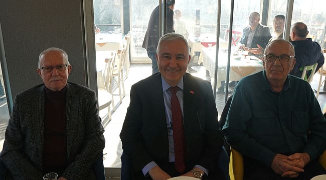 Kemalpaşa adayı ilçe örgütüyle buluştu