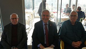 Kemalpaşa adayı ilçe örgütüyle buluştu