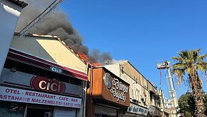 Kemeraltı Çarşısı'nda yangın paniği 