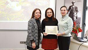 Kursiyerler sertifikalarını Başkan Sengel'den aldı