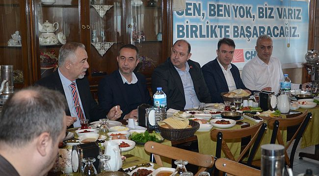 Menderes aday adaylarından İlkay Çiçek'e tam destek 