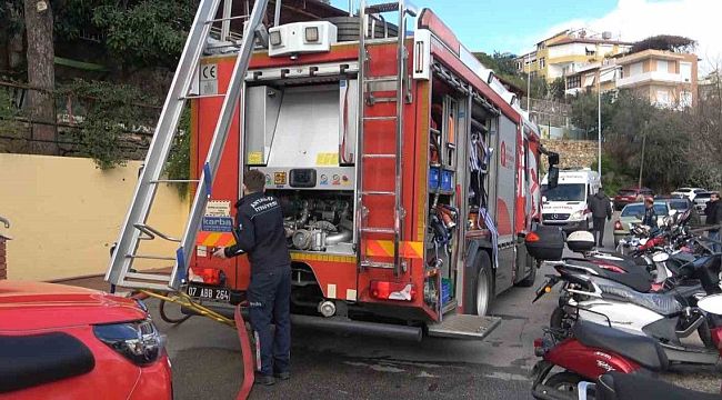 Özel okulda yangın: Sınıflar kullanılamaz hale geldi