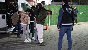 Tarihi vurgunu yapan Sedat Ocakçı ve eşi, İzmir'e getirildi