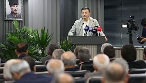 AK Parti İzmir Adayı Hamza Dağ'dan su ve otoparkta indirim vaadi