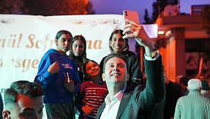 AK Partili Çiftçioğlu; Karşıyakalılarla ilk iftarı yaptı, sosyal projelerini açıkladı