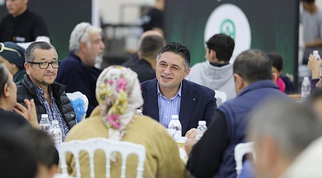 Aliağa Belediyesi'nden geleneksel iftar yemeği