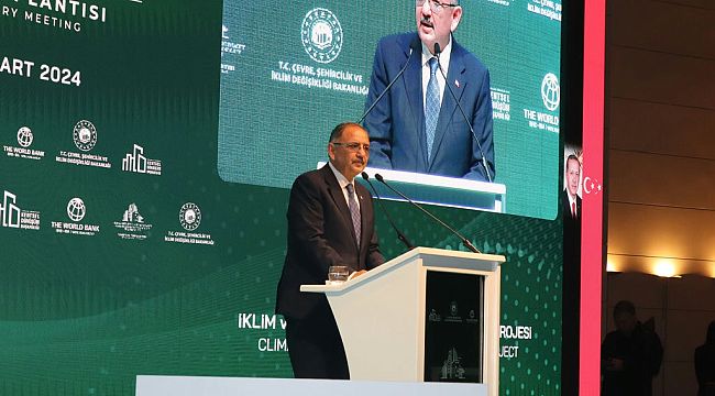 Bakan Özhaseki İzmir'de 'İklime ve Afetlere Dayanıklı Şehirler' paneline katıldı