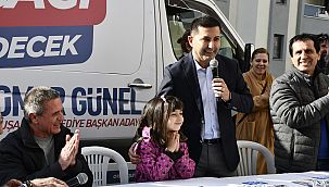 Başkan Günel, Uydukent'te meşale ve pankartlarla karşılandı