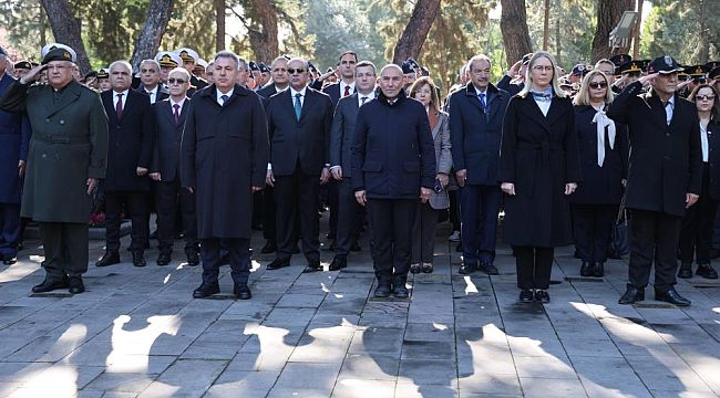 Çanakkale şehitleri İzmir'de törenle anıldı