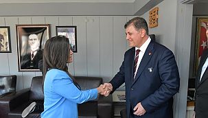 Cemil Tugay'dan Demokrat Partili Adaya nezaket ziyareti 