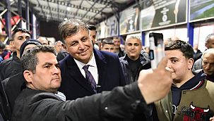 Cemil Tugay, Kiraz'da binlerce yurttaşla iftar yaptı