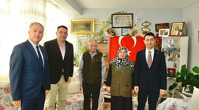 CHP Bayraklı adayı İrfan Önal, şehit ailelerini ziyaret etti