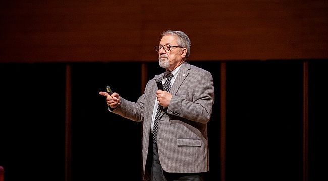 İzmir'de Deprem ve Dirençli Kentler konferansı yapıldı