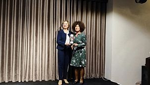 "İzmir'den Topluma Uzanan 5 Kadın Eli" ödülleri sahiplerini buldu