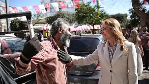 Konak Adayı Mutlu, mahalleleri adım adım gezdi