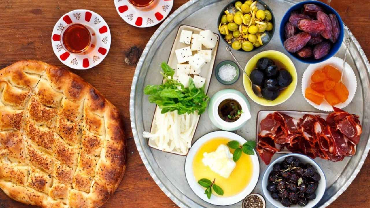 Sahurda tok kalmak için ne yenir?