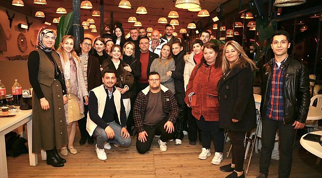 Seferihisar Adayı Ahmet Aydın gençlerin ilgi odağı oldu