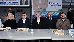Sinan Akdeniz, iftar yemeğinde binlerce hemşehrisiyle buluştu