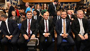 Tunç Soyer, Cemil Tugay ve Özgür özel aynı karede bir araya geldiler