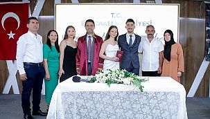 Başkan İrfan Önal ilk nikahlarını kıydı