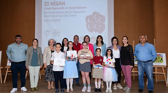 Başkan Kınay çocuklara resim yarışması ödüllerini verdi