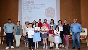 Başkan Kınay çocuklara resim yarışması ödüllerini verdi
