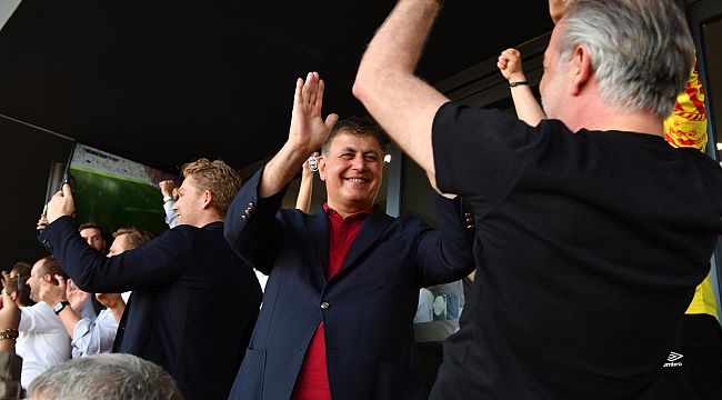 Başkan Tugay Göztepe'nin Süper Lig heyecanına ortak oldu