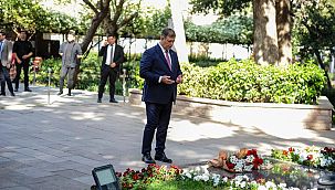 Cemil Tugay'dan İlk ziyaret Zübeyde Ana'ya