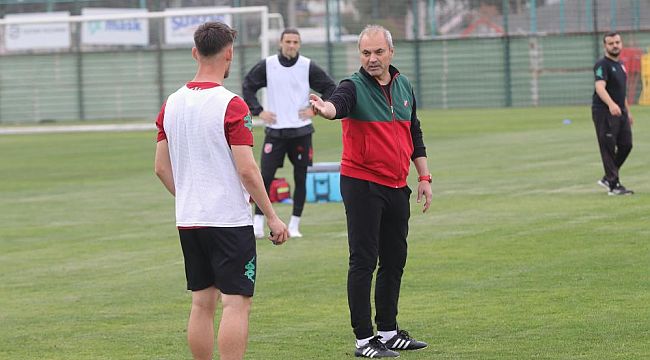 Erkan Sözeri: "Suni çim yüzünden oyuncularımız sakatlandı"