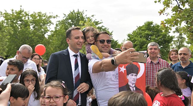 İzmirliler Aşık Veysel'deki Uçurtma Şenliği'nde buluştu