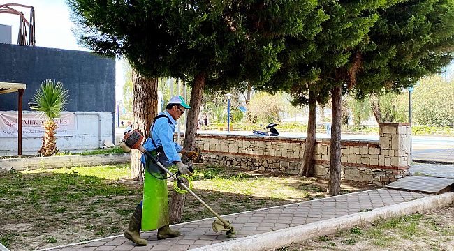 Kuşadası Belediyesi kenti bayrama hazırlıyor