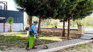 Kuşadası Belediyesi kenti bayrama hazırlıyor