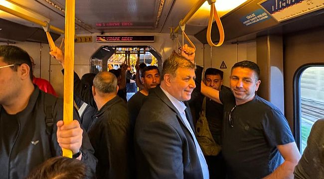 Metroda Başkan Tugay'ı görenler şaşırdı