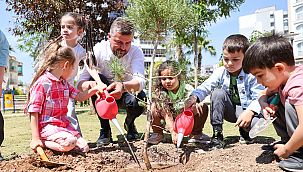 Başkan Duman miniklerle fidan dikti
