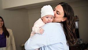 Bornova Belediyesi'nden yeni doğanlara özel hediye paketi