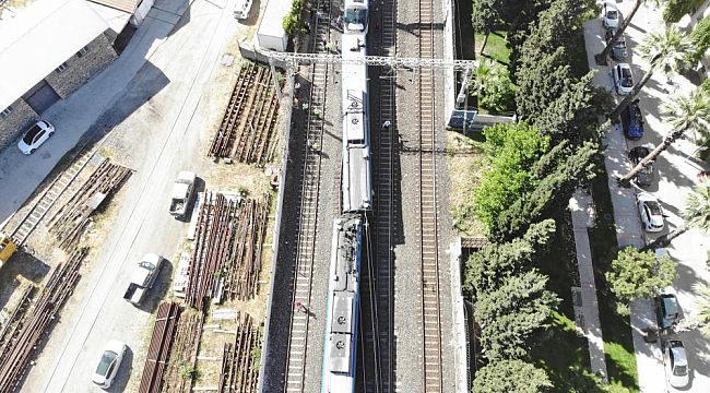 İZBAN Alsancak makas bölgesinde raydan çıktı