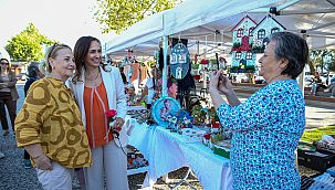 Karşıyaka'da 'Anneler Günü El Emeği Pazarı' açıldı