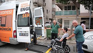Konak'ta 'Engelsiz Servis'le engeller aşılıyor