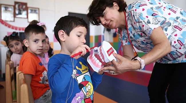 Konak'tan çocuklara diş fırçalamayı sevdiren proje