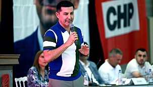 Kuşadası CHP İlçe Örgütü, yerel seçim değerlendirmesi ile toplandı