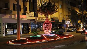 Ödemiş kavşakları renkleniyor