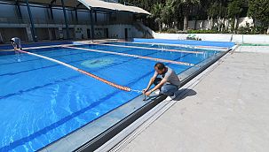 Bornova'da açık havuz yaza hazır