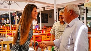 Çeşme'de mahalle ziyaretleri hız kesmeden devam ediyor