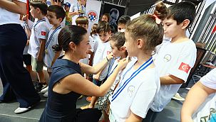 Efes'in çocukları satranç turnuvası tamamlandı