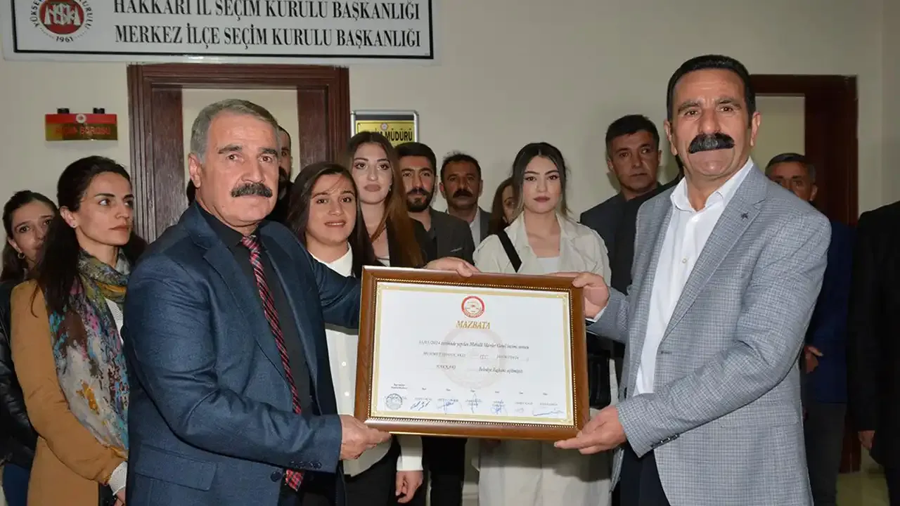 Hakkari Belediye Başkanı gözaltına alındı