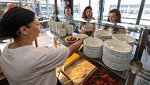 İzmir Kent Lokantası'nın ilki Kemeraltı'nda açıldı