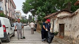 Menderes Belediyesi'nde yol temizliği