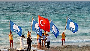Dünyaca ünlü Ilıca Plajı'na üst üste 5. kez mavi bayrak