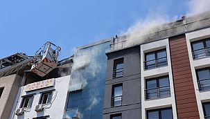 İzmir'de sendika binasında korkutan yangın