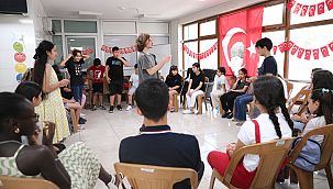 Konaklı çocuklar İngilizceyi eğlenerek öğreniyor